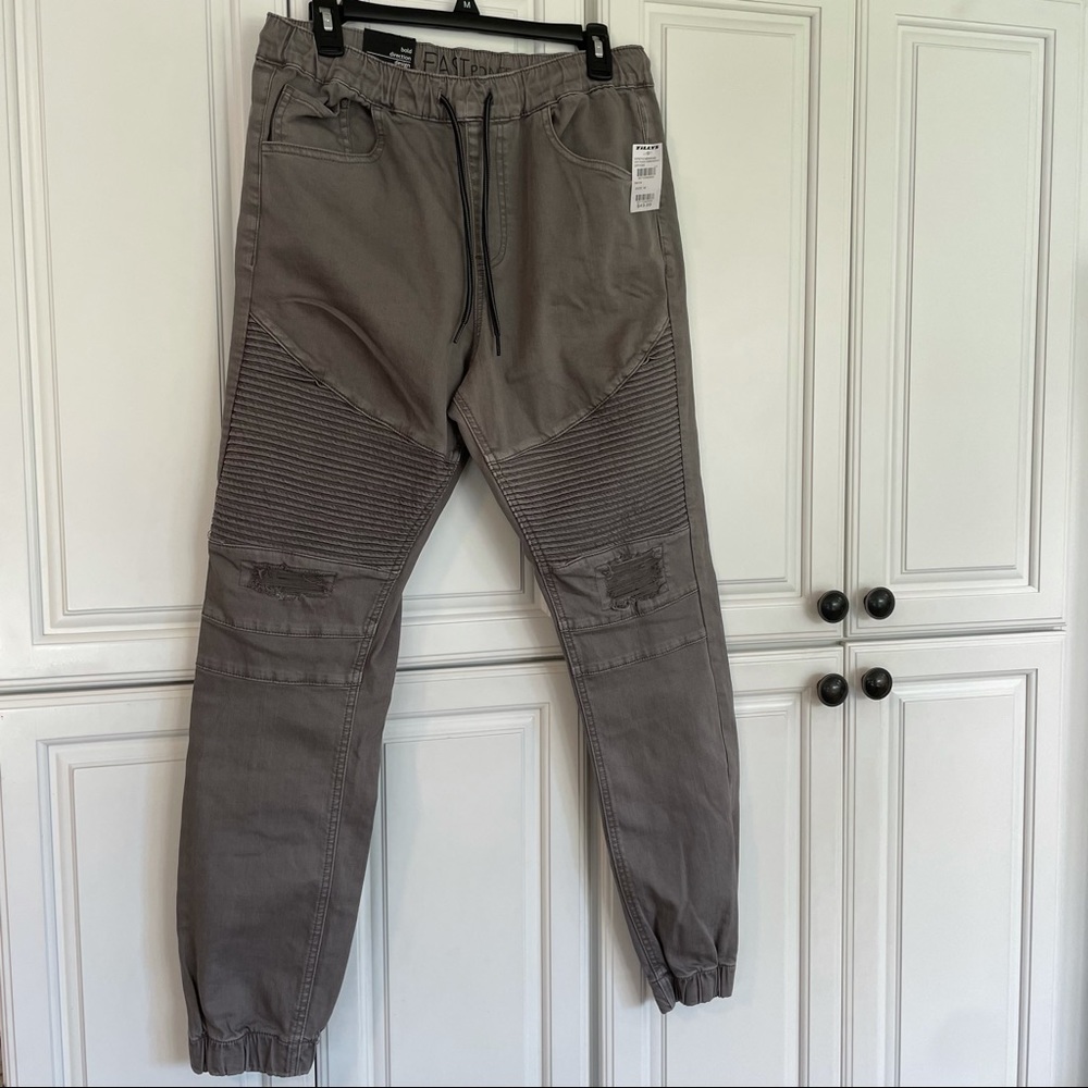 NWT Tilly’s Men’s Jogger Pants